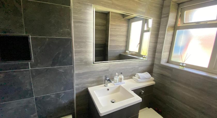 Luxurious high spec 1 bedroom apartment in London photo