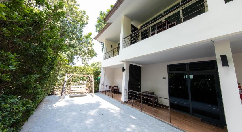Image of Standard Garden View Double Bed 12