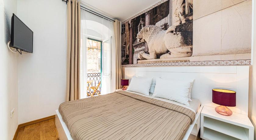 Riva City Rooms — Hotel in Split