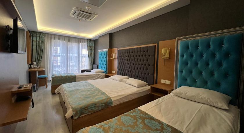 Image of Deluxe Quadruple Room 9