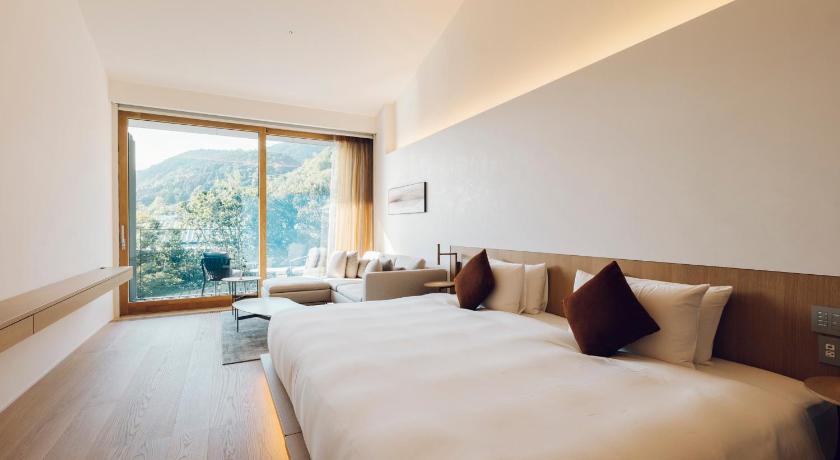 Image of King Room with Mountain View 1