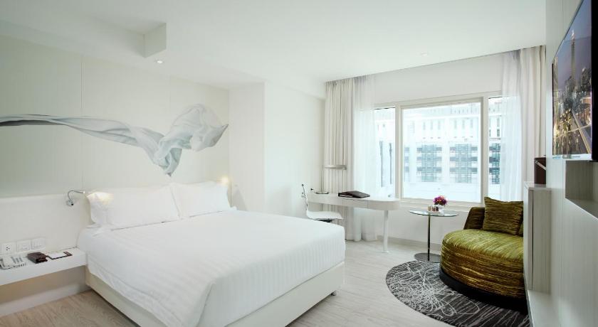 Image of Superior City View Queen 3