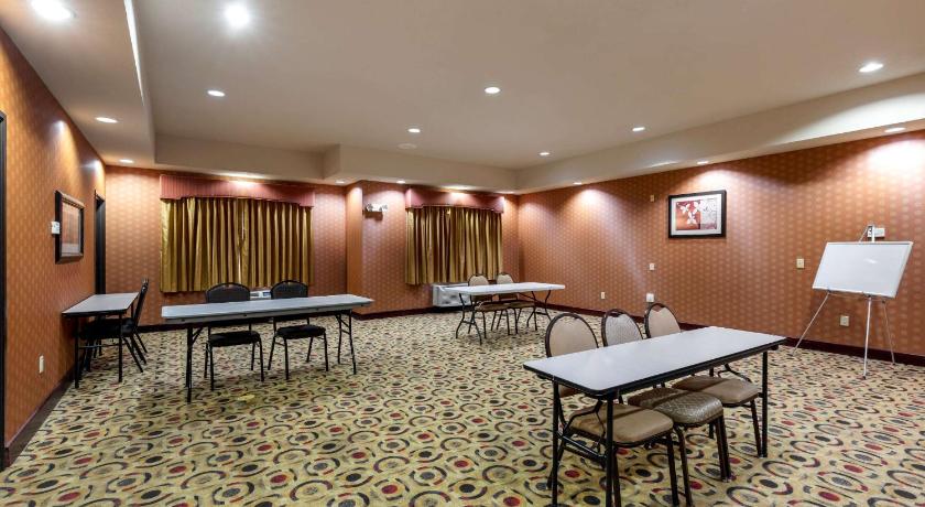 Comfort Inn & Suites Denison Lake - Texoma - image 14
