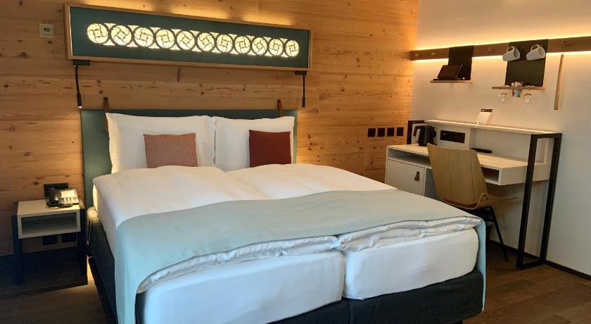 Image of Small Room 6