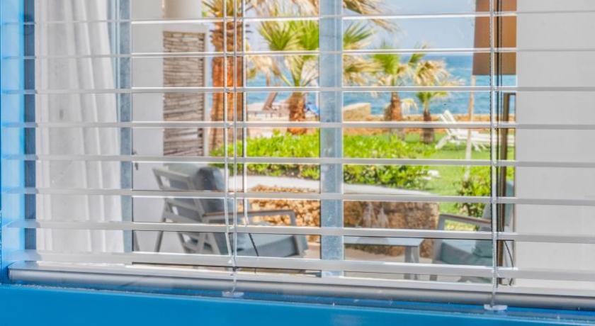Image of One-Bedroom Apartment with Panoramic Sea View & Hot Tub (2 Adults) 15