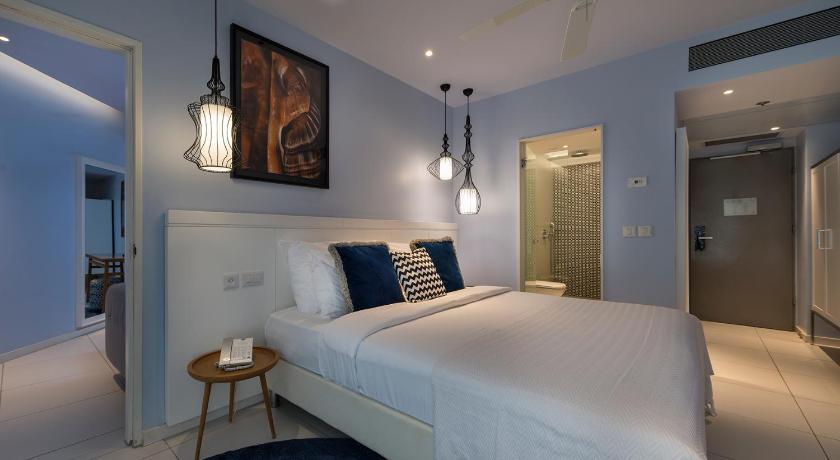 Image of Family Pool-View Room 7