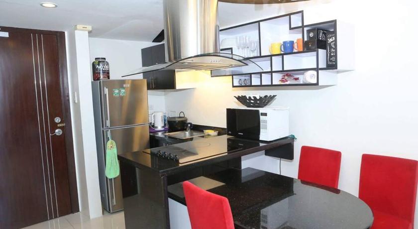 Huge Loft Type Condo At Queen City of the South photo