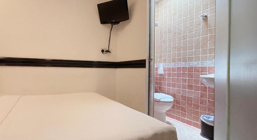 Image of Standard Double Room without Window 7
