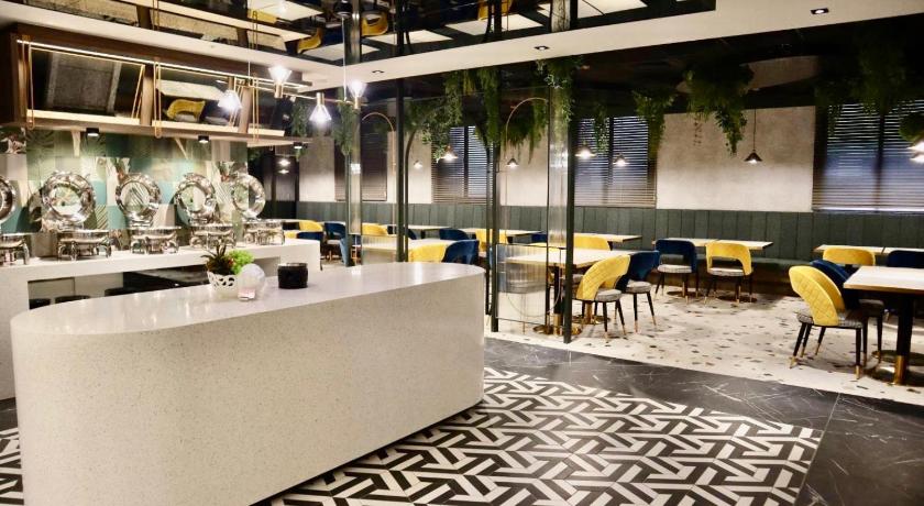 Tenz-Go Hotel - image 5