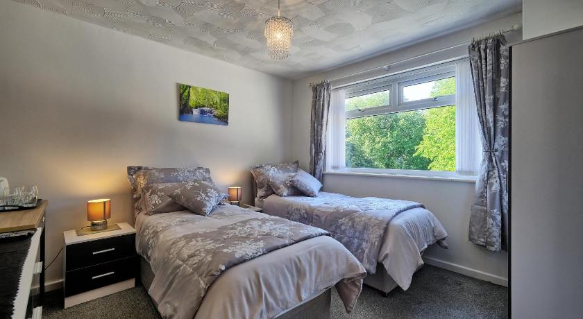 Upton Village Guest House photo