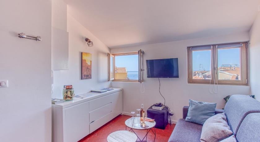Gilly 4 - EXCEPTIONAL 2BEDS, SEA VIEW, MODERN,A/C, OLD TOWN — Hotel in Nice