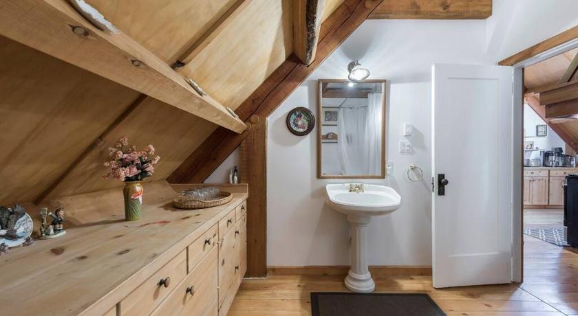 Owl Street Lodge photo