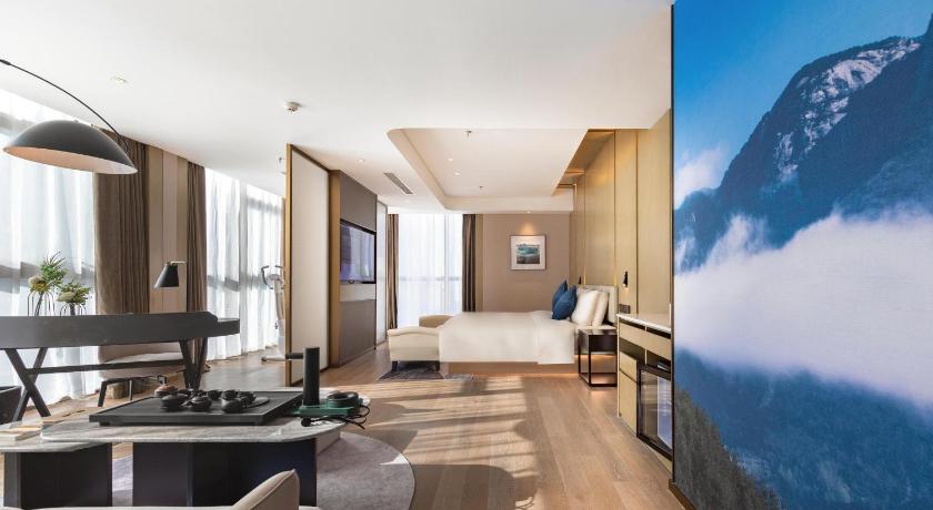 Atour S Hotel Chu River Han Street - image 3