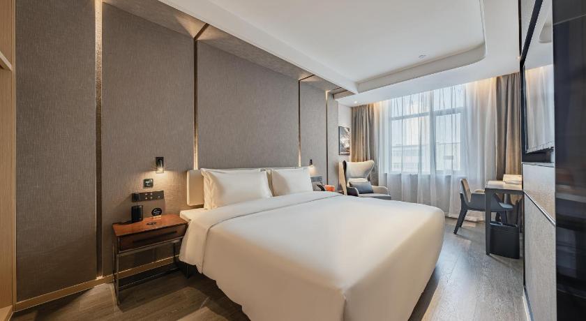 Atour Hotel Urumqi South Beijing Road Zhongyinggong Railway Station – Ürümqi, WY