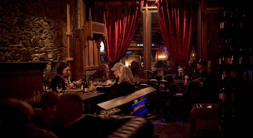Odessa at leavers Hotel — Hotel in Creswick