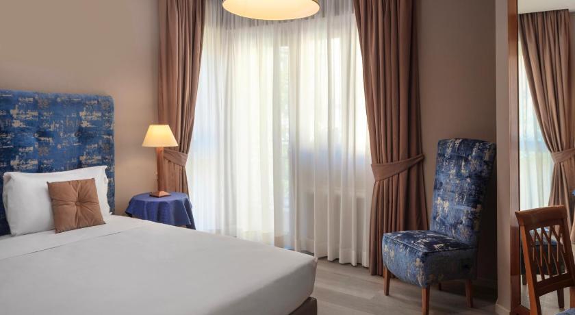 Rome Farnesina Hotel 3-Star Hotel suite