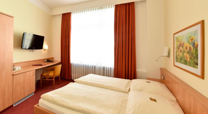 Image of Standard Double Room 7