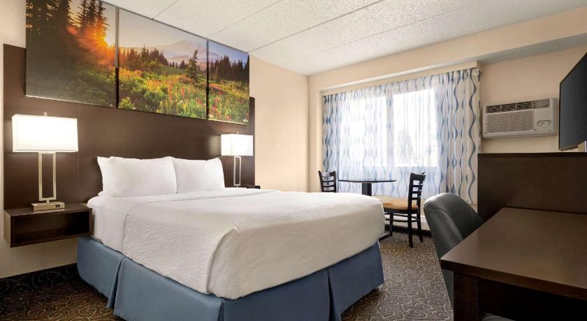 Image of 1 Queen Bed Non-Smoking 0