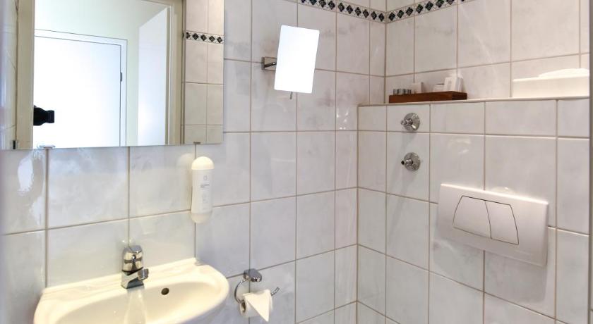 Image of Standard Double Room 9
