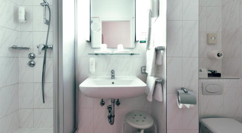 Image of Standard Double Room 2