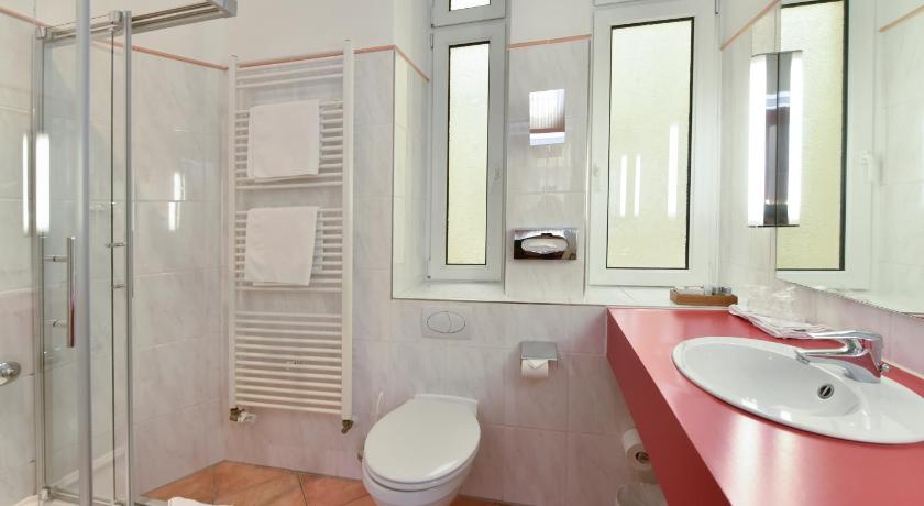Image of Junior Suite Double or Twin 2