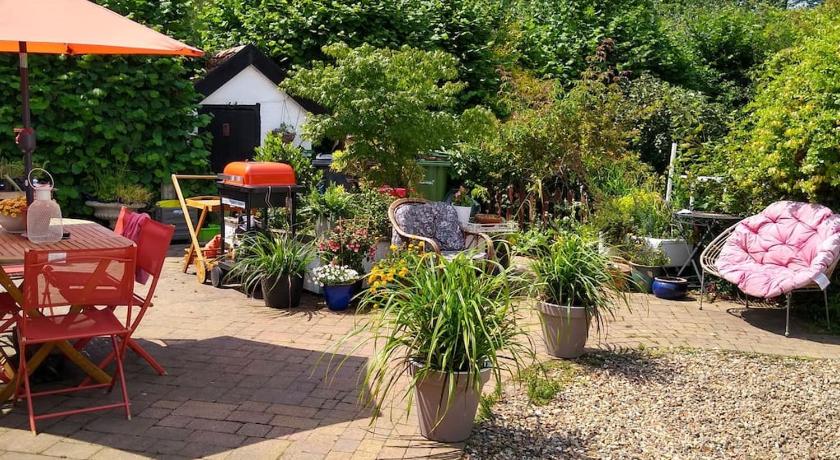 Cobweb Cottage Studios