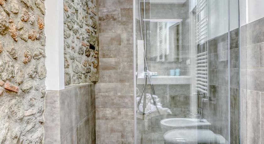 Фото: Люкс с гидромассажной ванной (Suite with Hot Tub) 11