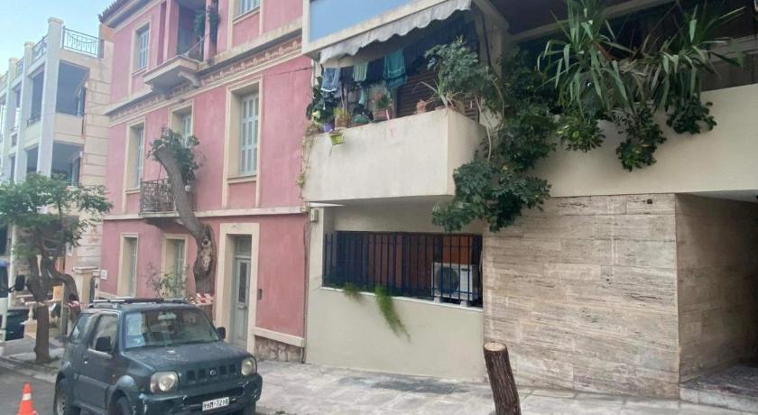 Boho Chic Apartment Under Acropolis - image 8