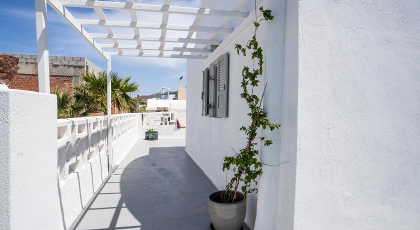 Casa Sigala arch — Hotel in Santorini