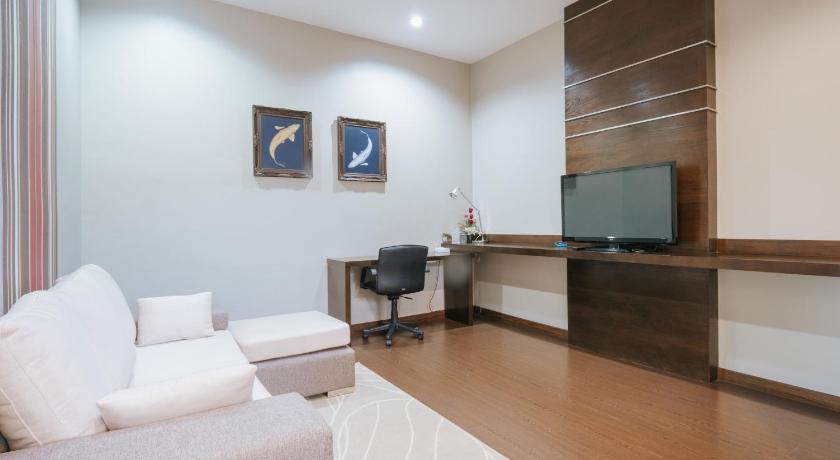 Image of Executive Suite 7