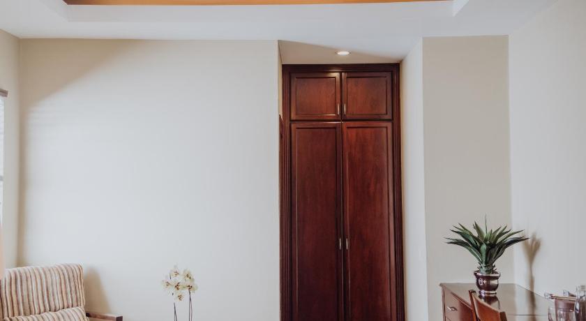 Image of Junior Suite 8
