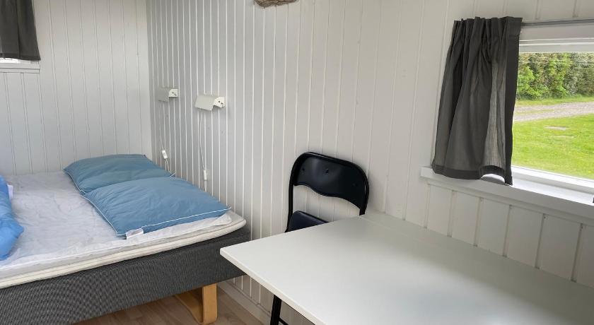 Image of Budget Cottage with Shared Bathroom 1