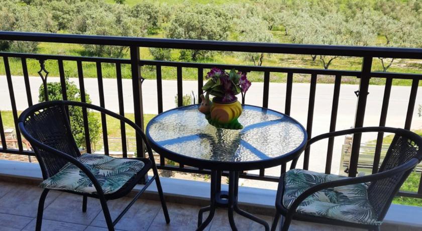 Sofia & Lakis House photo