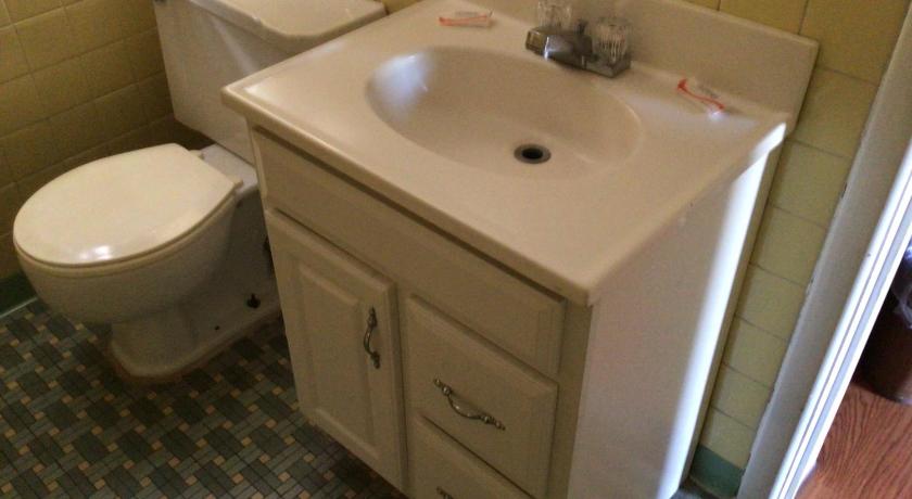 Skyland Inn - Bristol photo