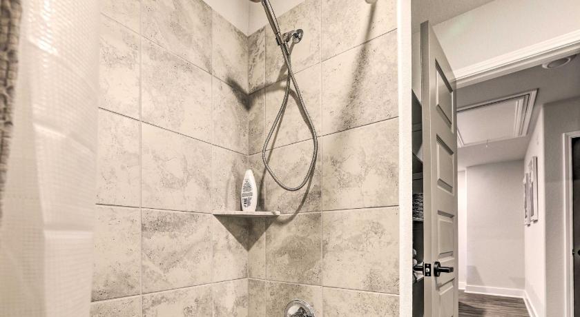 Houston Escape with Patio Less Than 13 Mi to Downtown! photo