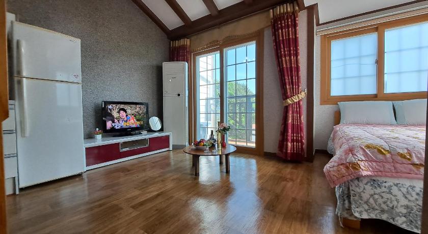 统营 Beljari Pension 2星级 酒店 大堂