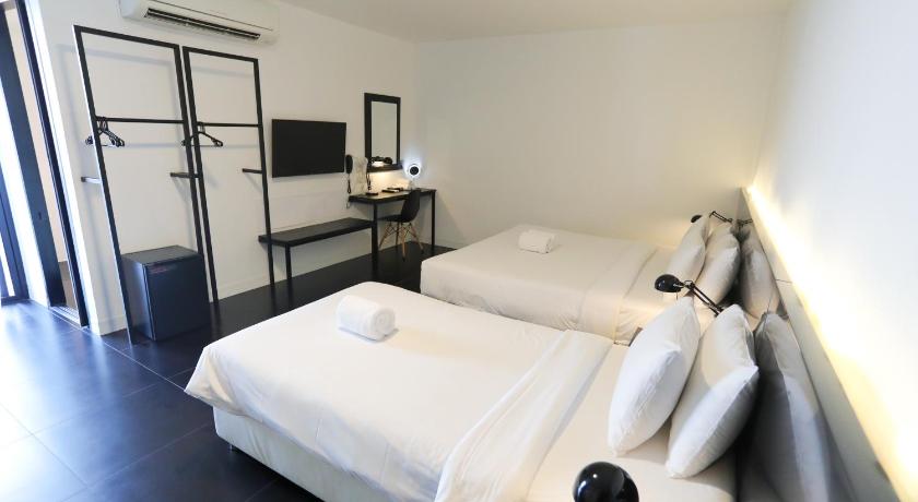 Image of Standard Triple Room 8