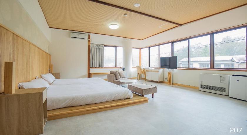 VOYAN Resort 富士山中湖・月湖荘 photo
