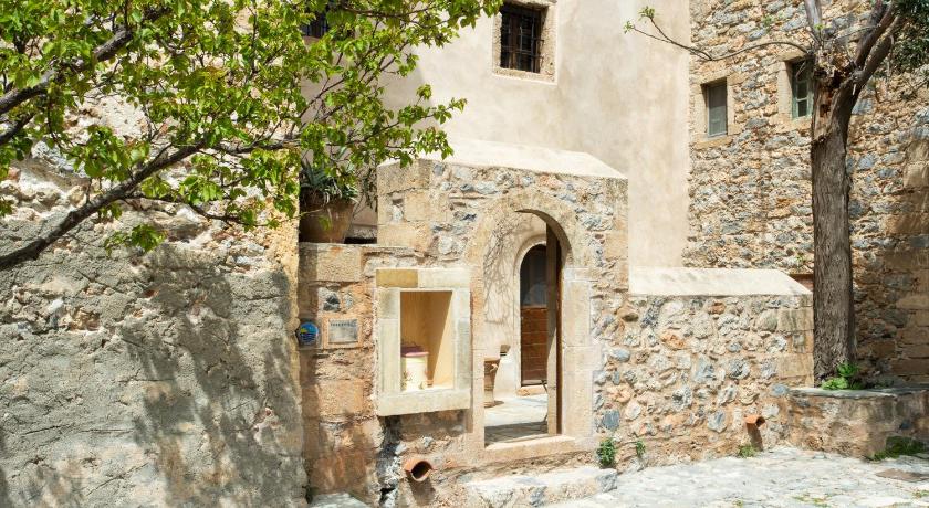 Dorovinis Monemvasia Castlehouses photo
