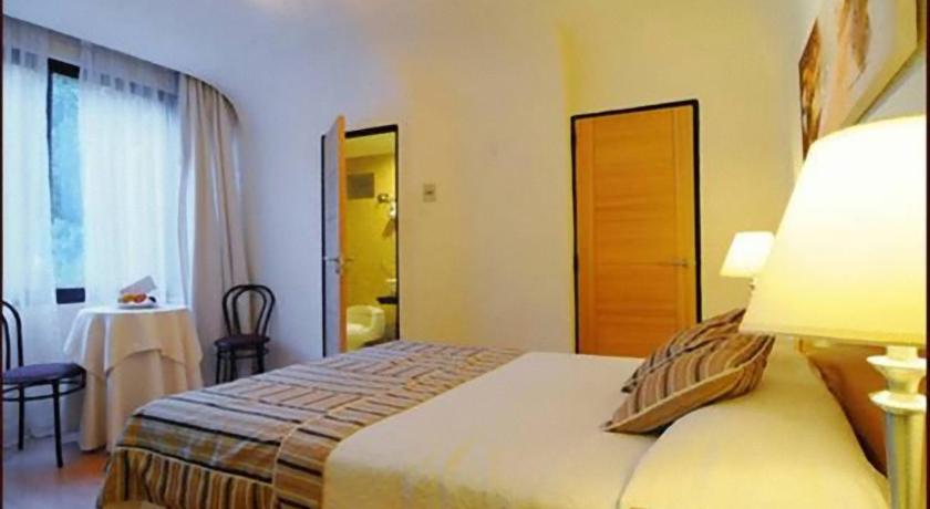 Image of Standard Single Room 3