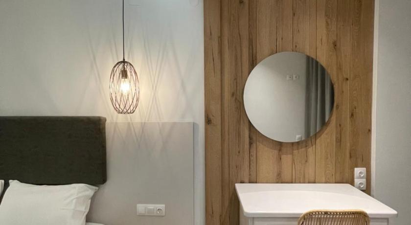 Image of Deluxe Double or Twin Room 6