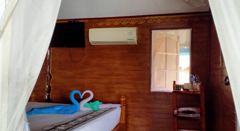 Image of Quadruple Room with Sea View 1