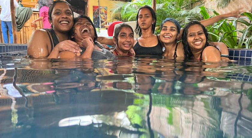 Red Monkeys Hostel photo