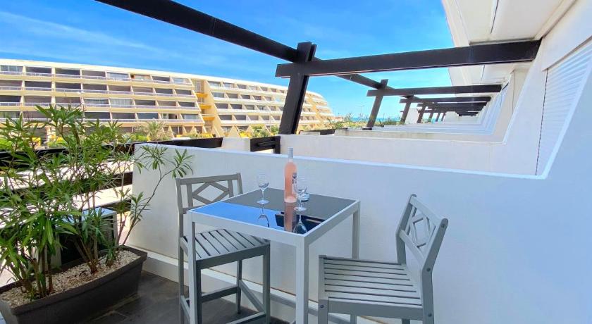 Balcony/terrace, Appartement Port Nature village Naturiste Cap d'Agde in Agde
