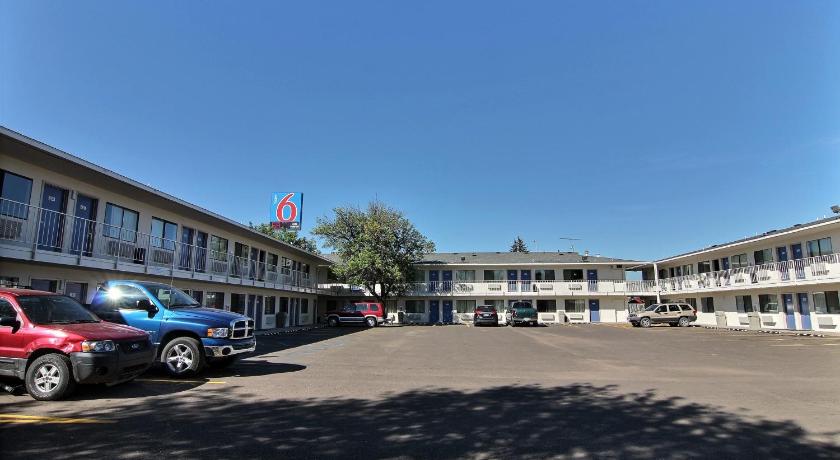 Motel 6-Bismarck, ND