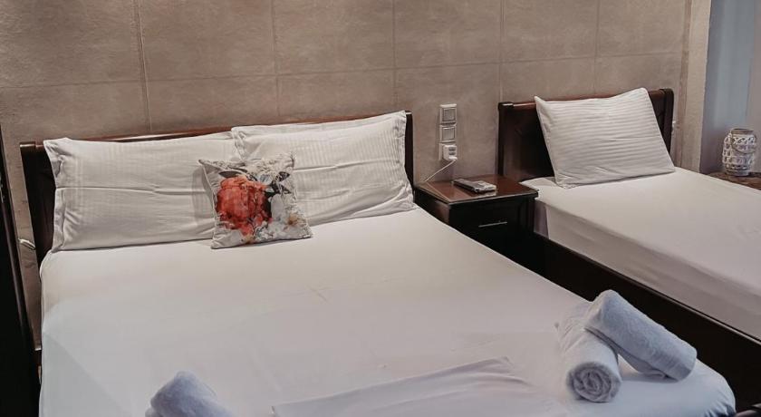 Image of Triple Room 15