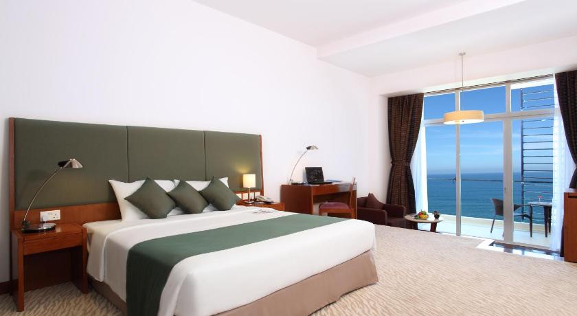 Image of Deluxe King Room 15