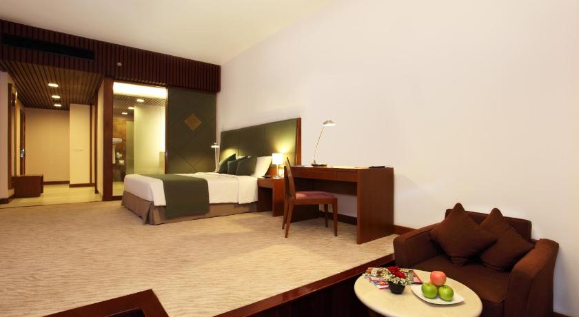 Image of Deluxe King Room 14