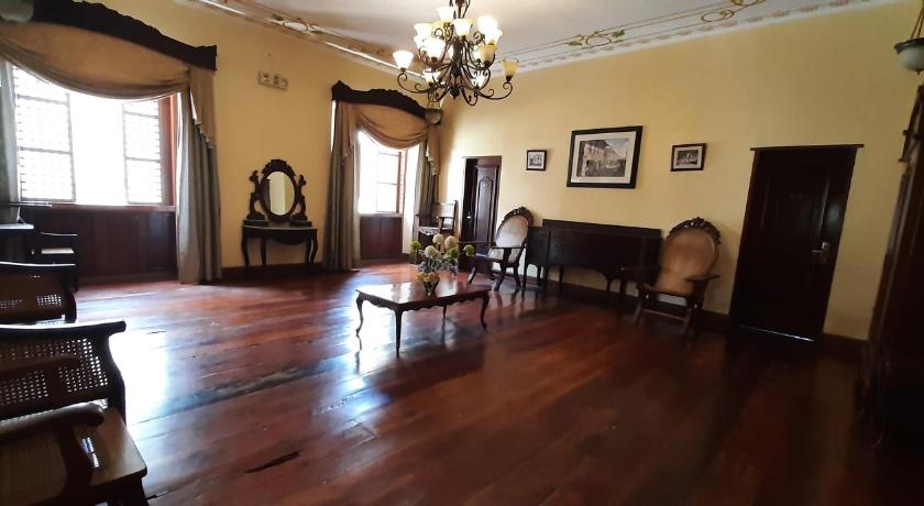 Hotel Salcedo de Vigan photo