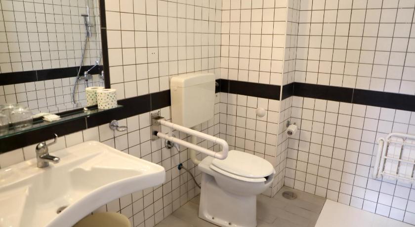 Image of Double Room - Disability Access 16